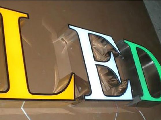 綦江区介绍LED招牌的基础知识。